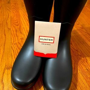 New Hunter Refined Slim Fit Rain Boots in Box